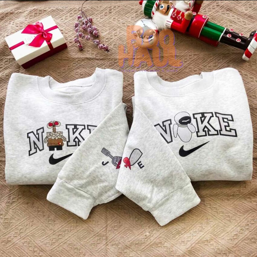 Wall E and Eve Couple Faux-Embroidered Sweatshirt