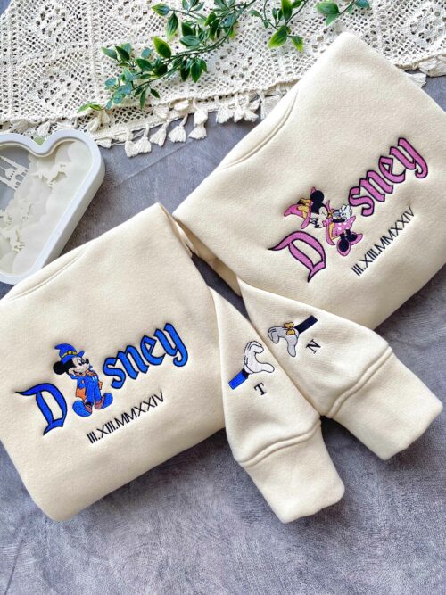 Mickey And Minnie – Embroidery Sweatshirt