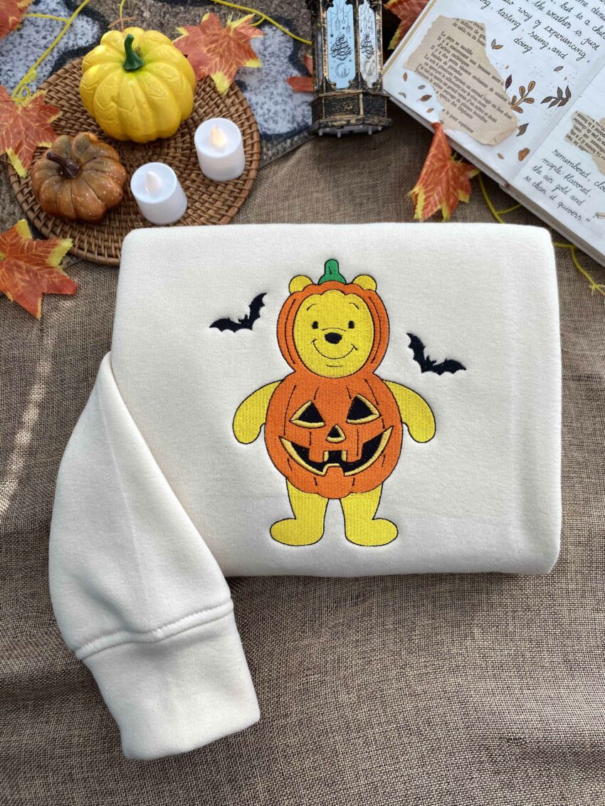 Winnie The Pooh ver Halloween – Embroidery Sweatshirt